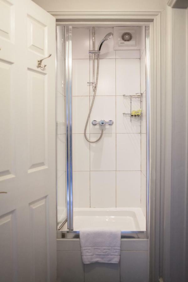 Victoria Station Apartment London Eksteriør bilde